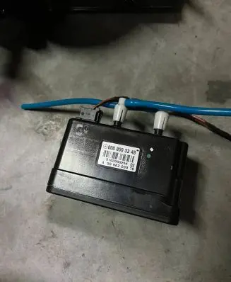 Mercedes-Benz E C207 W207 Central locking vacuum pump 0008003348 3103360264