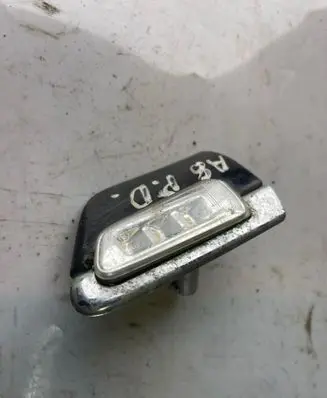 Front fender indicator light