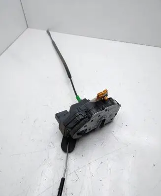 Opel Insignia A Rear door lock 13579556