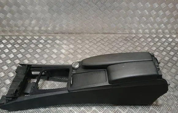 Mercedes-Benz C W204 Glove box central console 