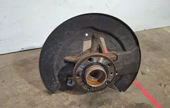 Volvo V60 Front wheel hub 6G913K171