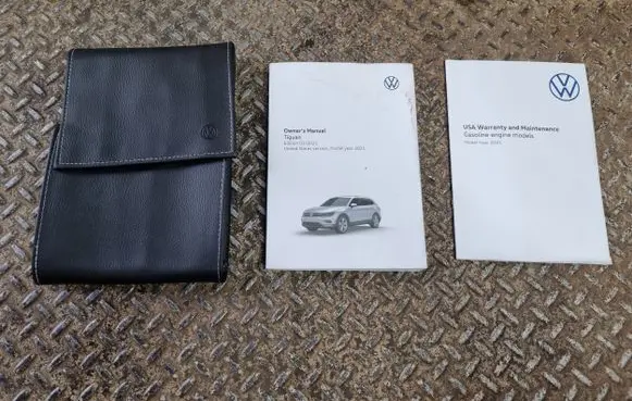 Volkswagen Tiguan Allspace Owners service history hand book 