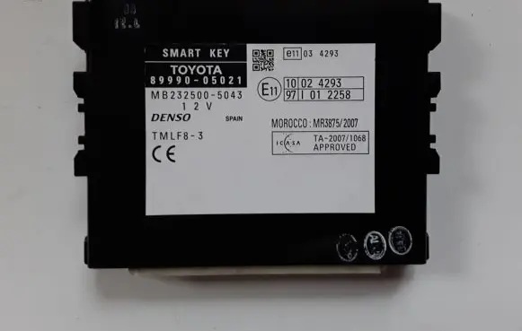 Toyota Avensis T270 Other control units/modules 8999005021