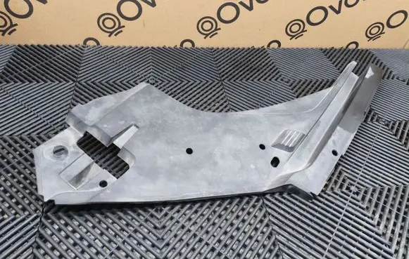 Audi Q7 4M Engine bonnet/hood lock trim molding 4M0805285A