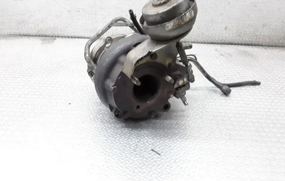 Toyota Avensis T250 Turbo 172010R021