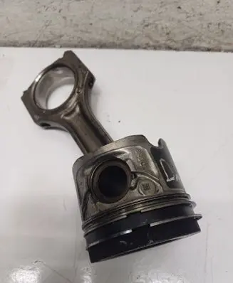 BMW 5 GT F07 Piston with connecting rod 843C