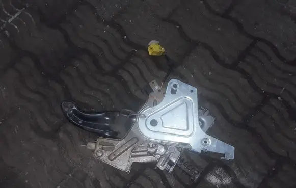 Volkswagen Touareg I Handbrake/parking brake lever assembly 7L0721485