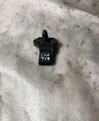 Audi Q3 8U Air pressure sensor 03g906051e