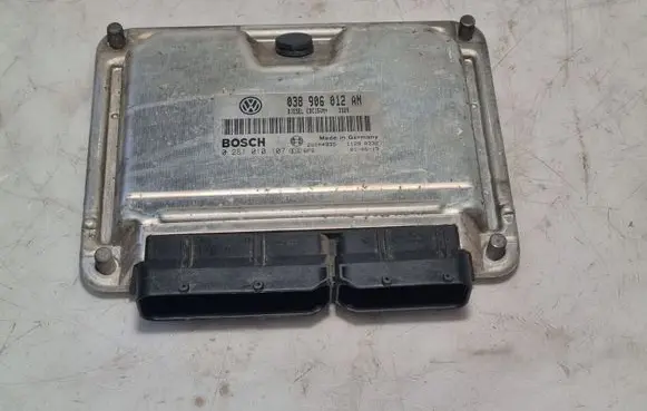 Skoda Fabia Mk1 (6Y) Engine control unit/module 038906012AN 0281010107