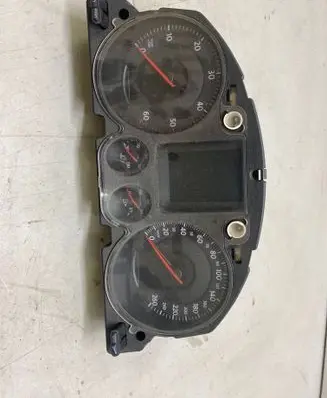 Speedometer (instrument cluster)