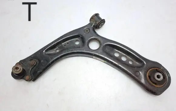 Volkswagen Golf VII Front lower control arm/wishbone 5Q0407151J