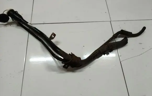Fuel tank filler neck pipe
