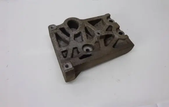 Nissan X-Trail T31 A/C compressor mount bracket MR360324
