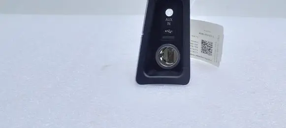 BMW 3 F30 F35 F31 AUX in-socket connector 9129651 61319129651