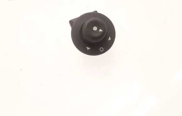 Citroen Xsara Picasso Wing mirror switch 185526