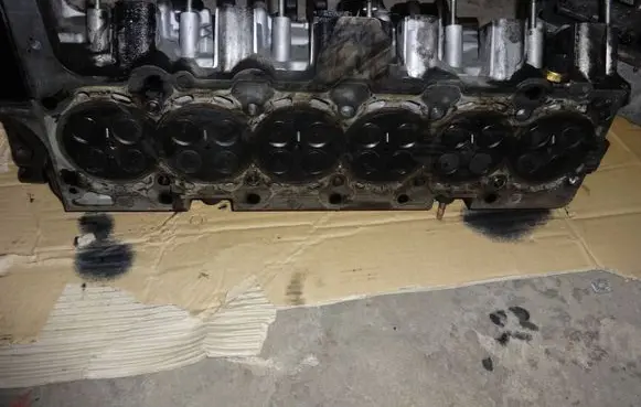 BMW 5 E60 E61 Engine head 