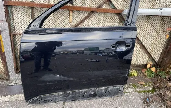 Audi Q7 4M Front door