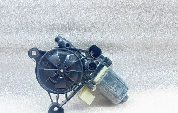 Audi A4 S4 B9 8W Front door window regulator motor 0130822704