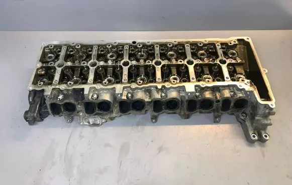 BMW 5 F10 F11 Engine head 778111401 E4968059 781292703
