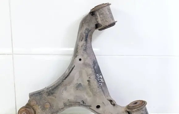 Mercedes-Benz Vito Viano W447 Front lower control arm/wishbone 255443