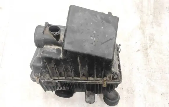 Mazda CX-7 Air filter box 13320K3804