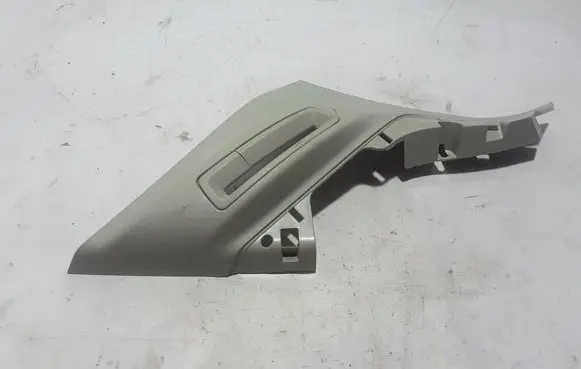 Volvo XC90 (D)pillar trim (top) 31389177