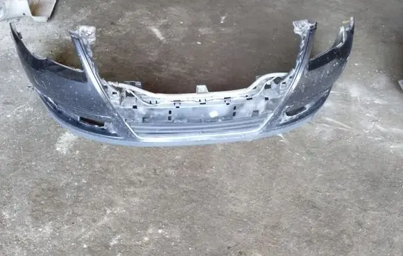 Volkswagen PASSAT B6 Front bumper 3CO807221C