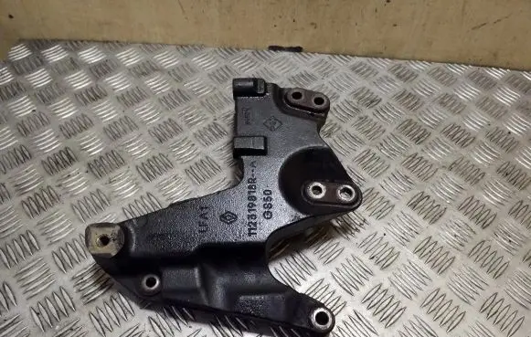 Nissan X-Trail T32 Engine mounting bracket 112319818R