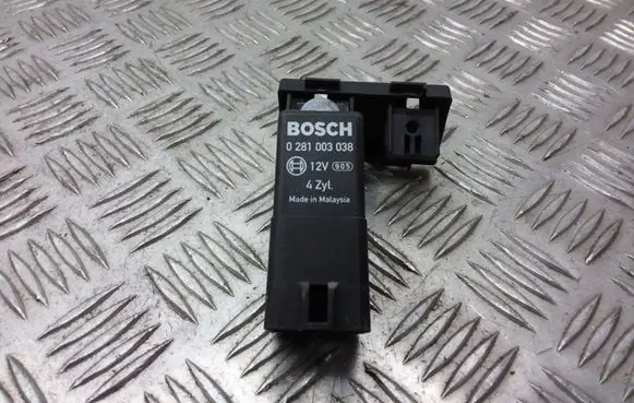 Volkswagen Caddy Glow plug pre-heat relay 038907281D