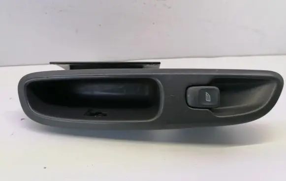 Volvo V70 Electric window control switch 9472275