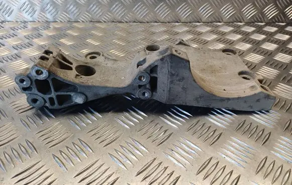 Volkswagen Touran I Generator/alternator bracket 038903143AF