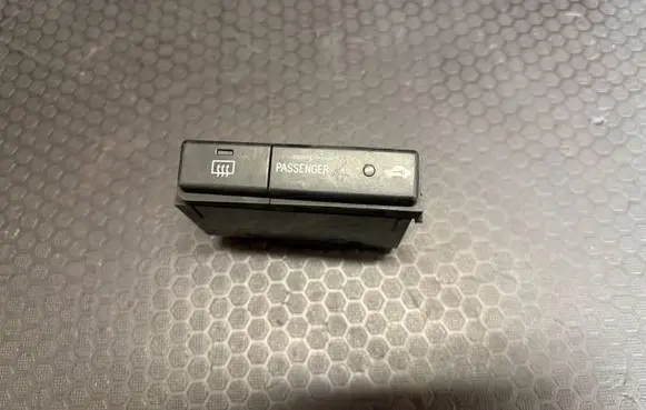 Toyota Avensis T250 Windscreen/window heater switch 8479005130C MS053100037 04W05E