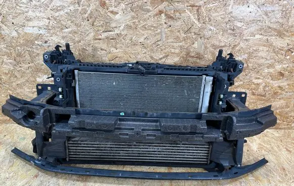 Volkswagen Polo VI Radiator support slam panel