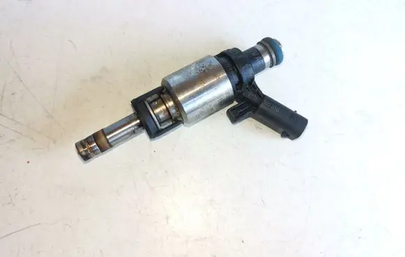 Audi A4 S4 B8 8K Fuel injector 0261500076 06H906036G