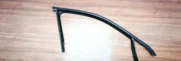 Volkswagen PASSAT B7 Rubber seal front door window/glass 3C4837432