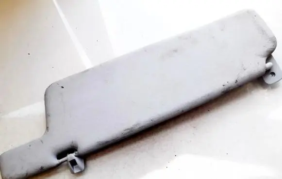 Sun visor