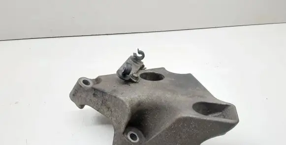 BMW X1 E84 Engine mounting bracket 6777061