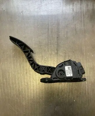 Suzuki Grand Vitara II Accelerator throttle pedal I590065J01 6PV00907400