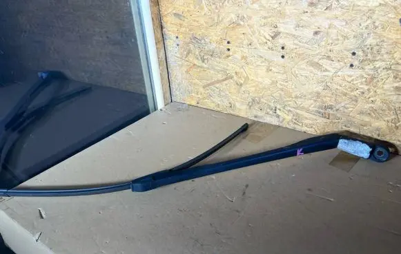Honda Civic Front wiper blade arm