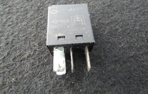 Mercedes-Benz S W220 Other relay 0025421119 v23074