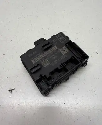 Audi Q5 SQ5 Door central lock control unit/module 8W1959393 P10106017