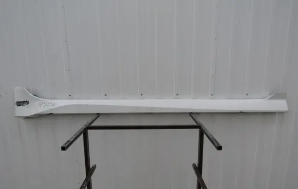 Nissan Leaf II (ZE1) Front sill (body part) 