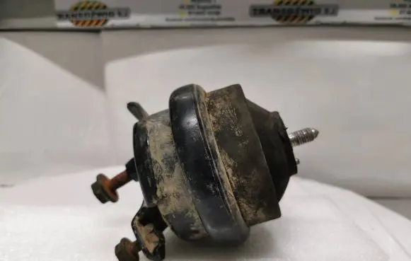 Volkswagen PASSAT B3 Engine mount vacuum valve 03C900010C
