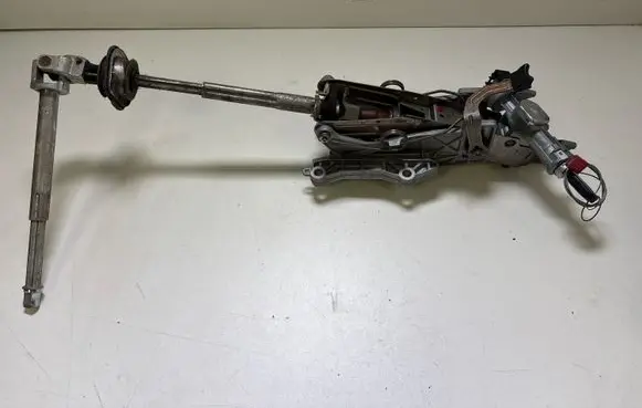 Ford Mustang V Steering wheel axle AA833F880A