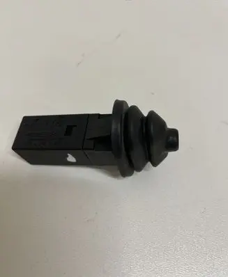 BMW 5 E60 E61 Fuel tank opening switch 82289392