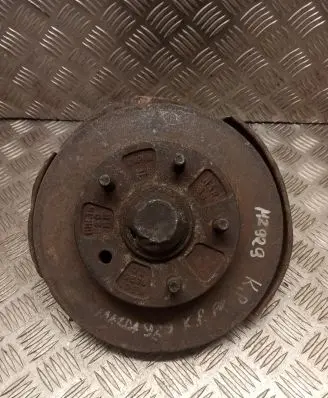 Mazda 929 Front wheel hub