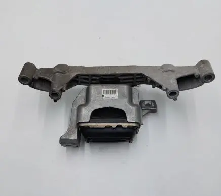 Mini One - Cooper Clubman R55 Engine mount bracket 6778645