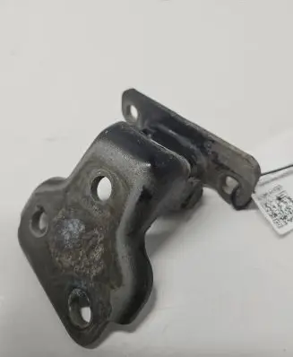 Land Rover Freelander Front door upper hinge