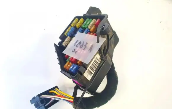 Skoda Superb B5 (3U) Fuse box set tab019117d