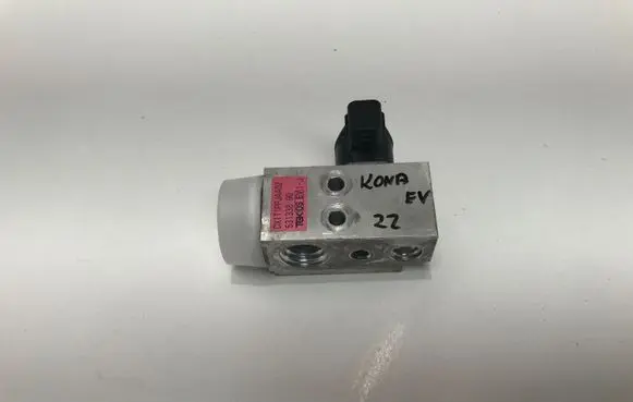 Air conditioning (A/C) expansion valve